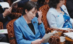 新仇旧恨一起算！解放军亲自下场，直击日方底线，高市早苗玩火必自焚！