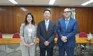 吴清访问法国、巴西金融监管部门并与国际机构投资者代表座谈